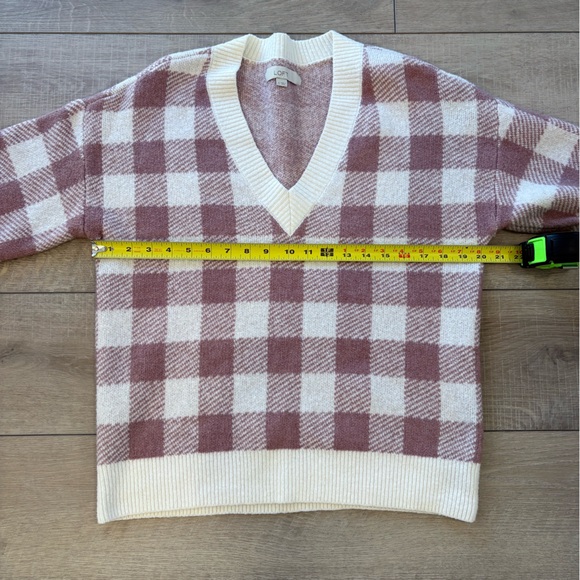 LOFT Pink and White Checkered V-Neck Sweater - Picture 6 of 9